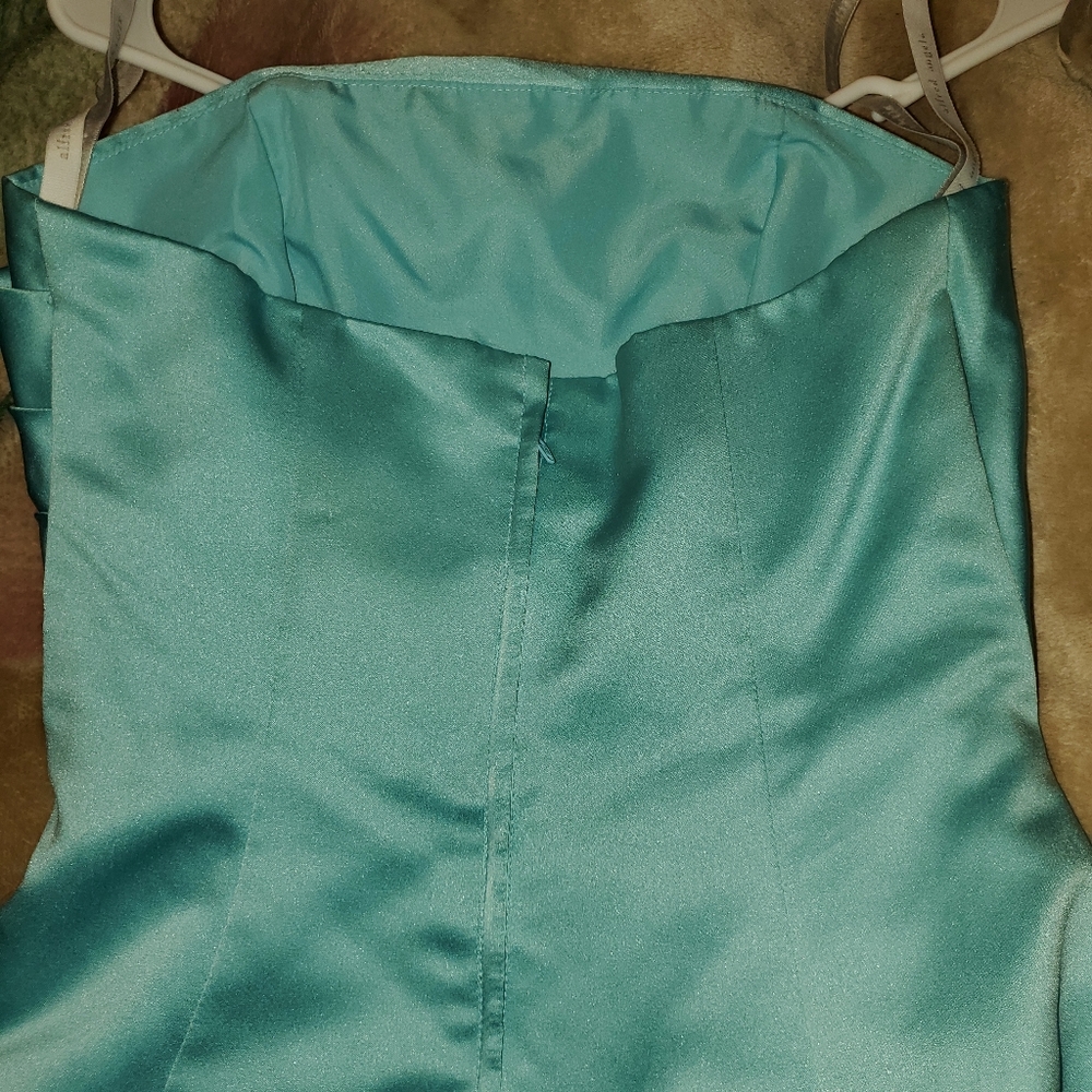 Dress - Picture 3 of 7
